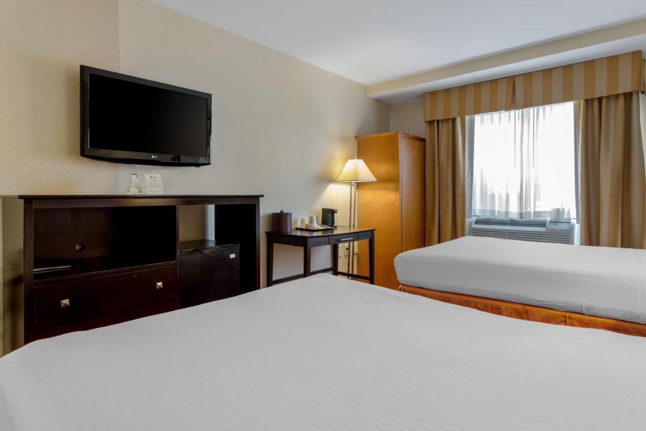 Best Western Plus Brooklyn Bay Hotel Nova Iorque Exterior foto